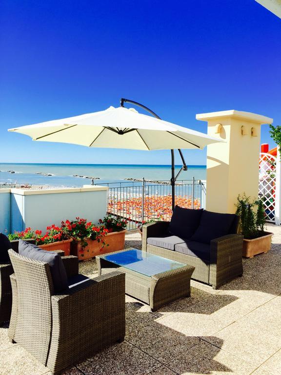 Residence Frontemare Римини Екстериор снимка