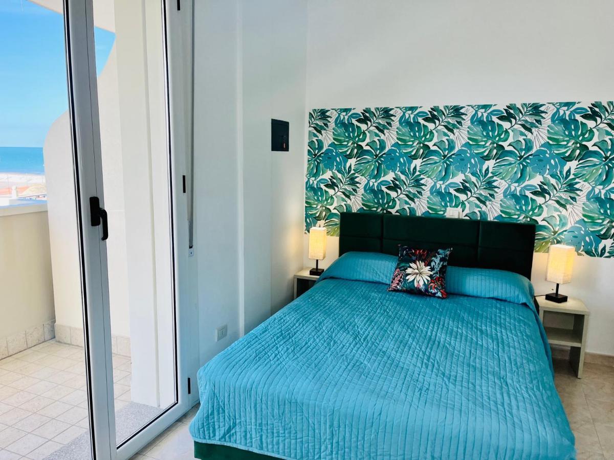 Residence Frontemare Римини Екстериор снимка