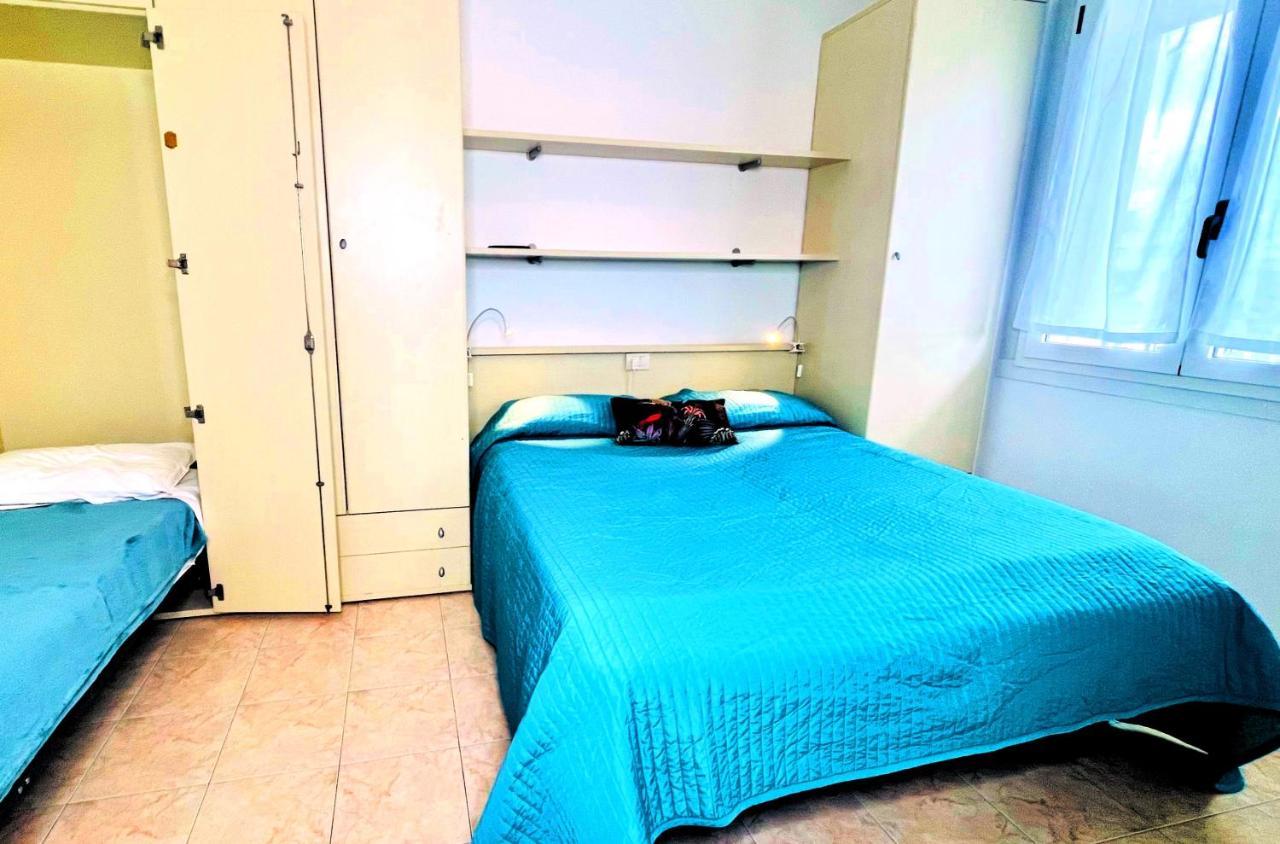 Residence Frontemare Римини Екстериор снимка