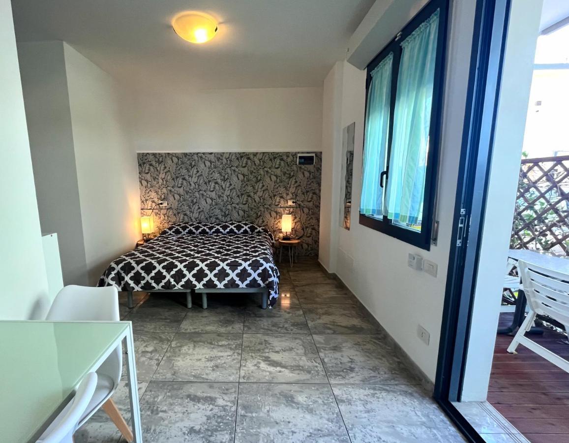 Residence Frontemare Римини Екстериор снимка