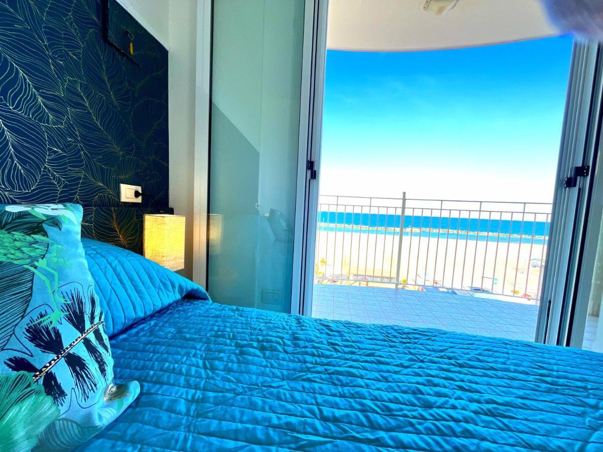 Residence Frontemare Римини Екстериор снимка