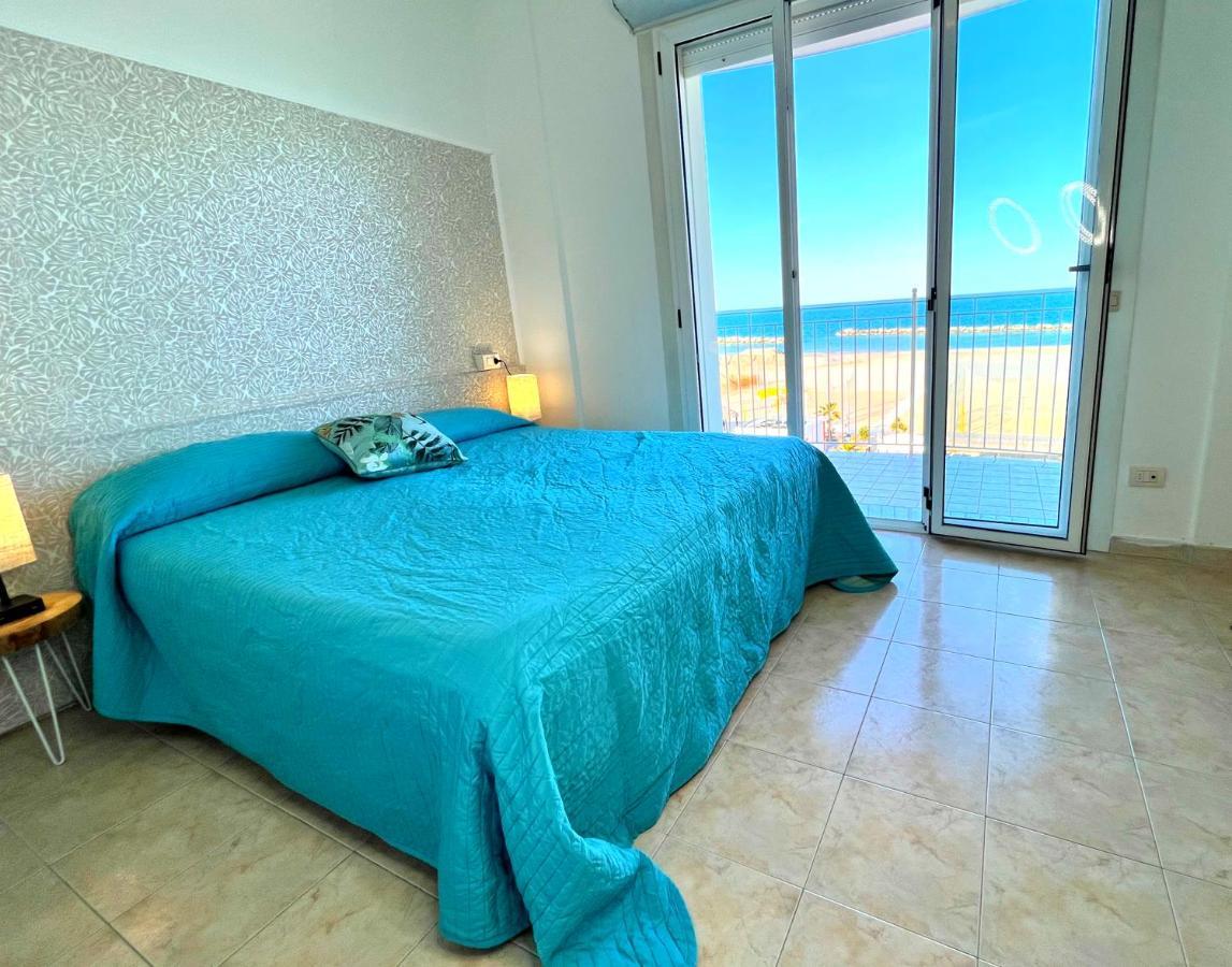 Residence Frontemare Римини Екстериор снимка